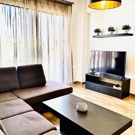 Bali Suites 101 Larnaca Bagian luar foto
