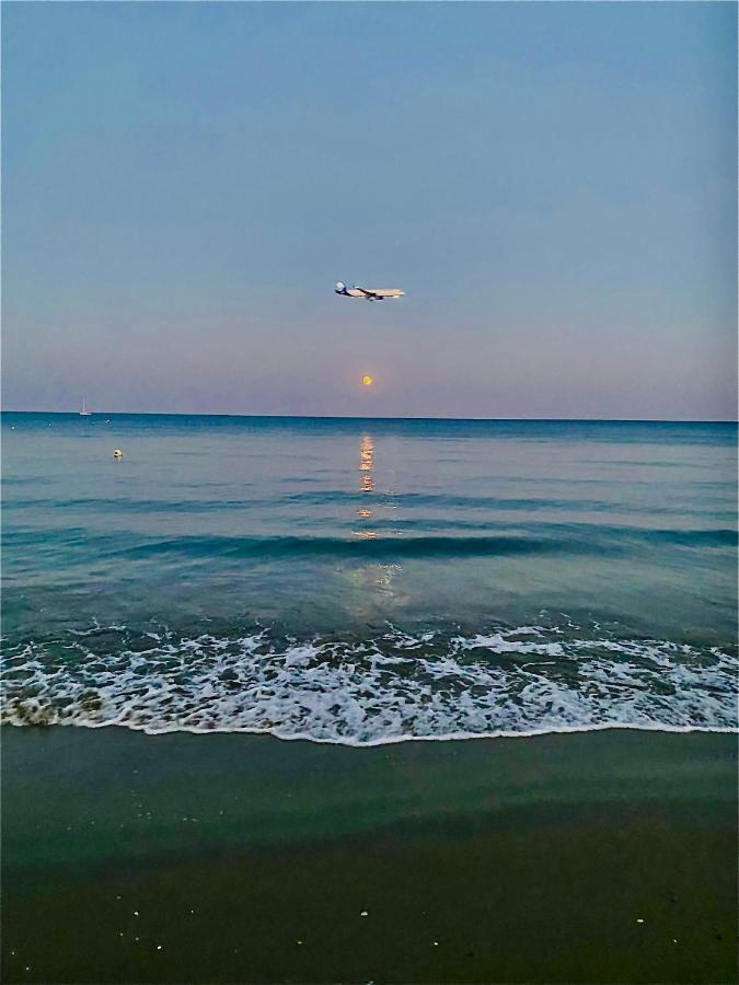 Bali Suites 101 Larnaca Bagian luar foto