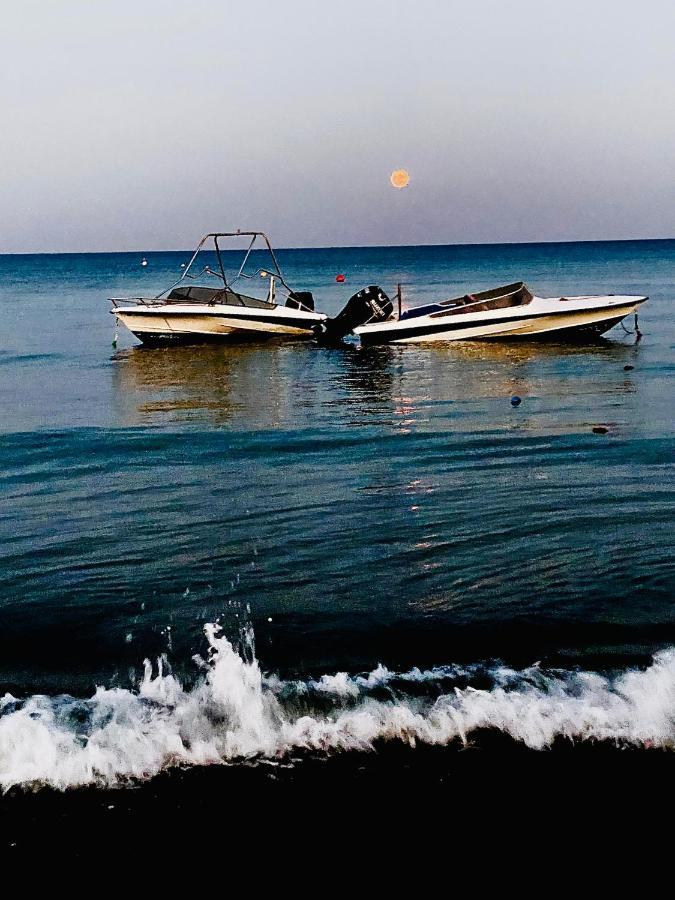 Bali Suites 101 Larnaca Bagian luar foto